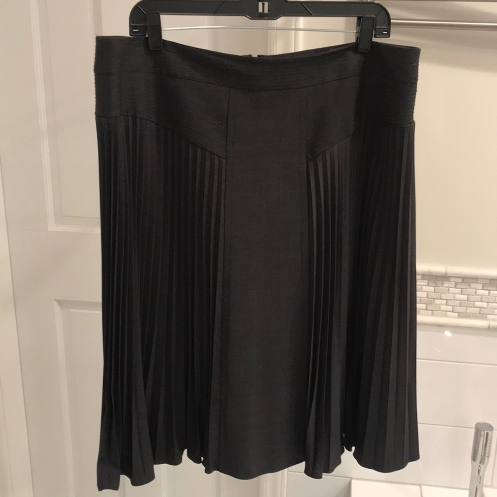 EUC Magaschoni Charcoal Gray Gladiator Skirt Sz 14